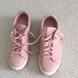 Leather sneakers